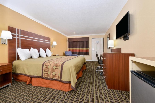 Americas Best Value Inn - Azusa/Pasadena image 12